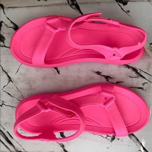 🚫SOLD🚫 NEW ✨ Eva Sandals